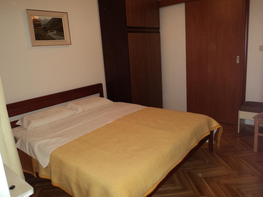 Apartments Racetin 玛里纳 外观 照片
