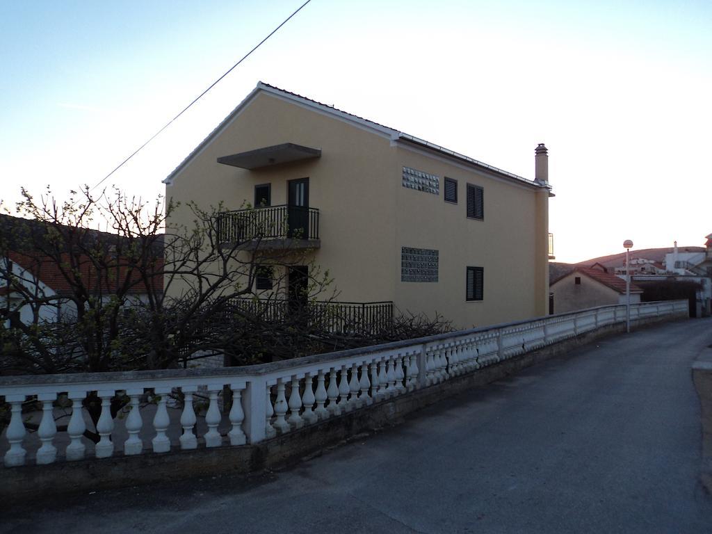 Apartments Racetin 玛里纳 外观 照片