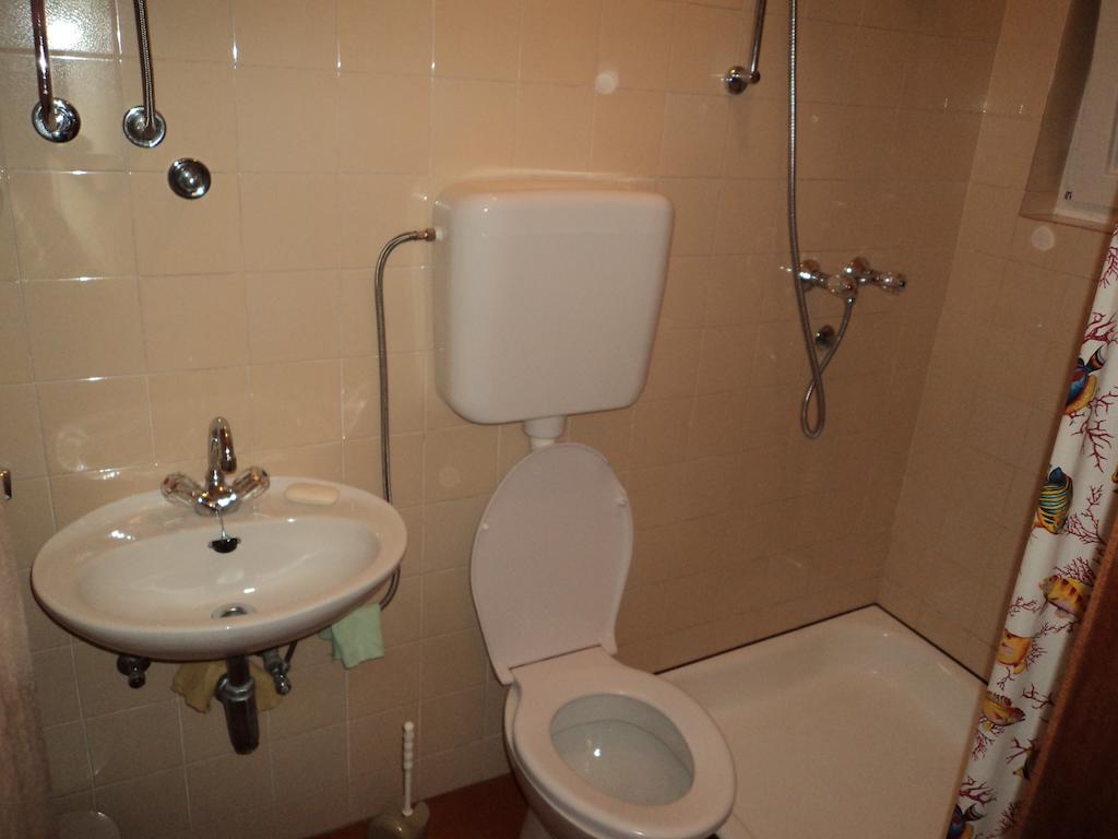 Apartments Racetin 玛里纳 客房 照片